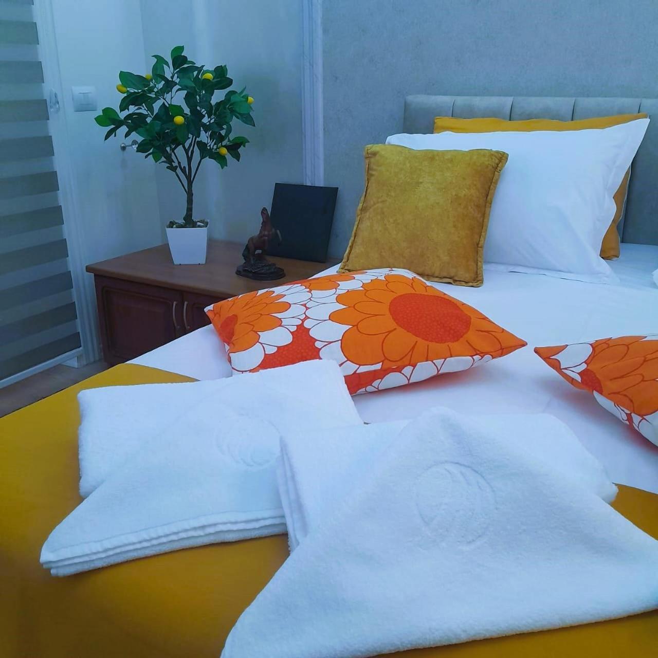 Bani'S Cozy Lovely Apt Tirana Exterior foto